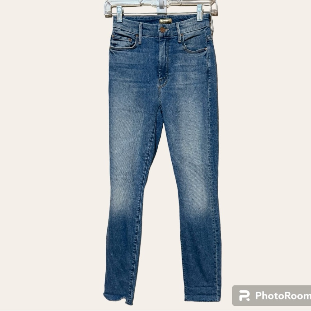 MOTHER High Waisted Looker Ankle Fray Jean Size 24 !